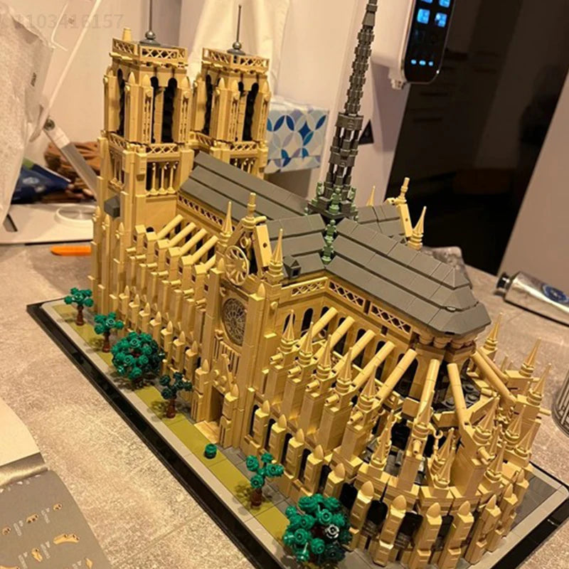 Notre-Dame (4383tk) Technical 21061